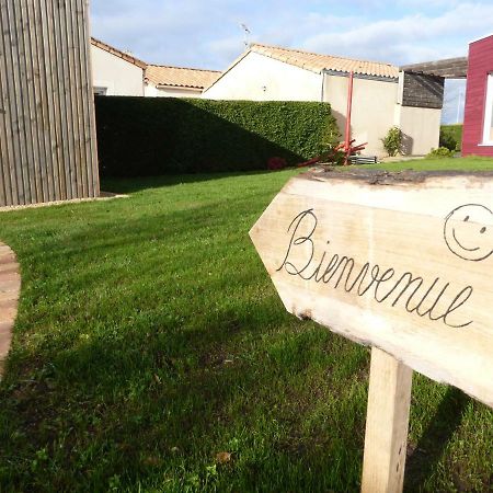 La Cabane Du Bonheur Les Herbiers Eksteriør bilde